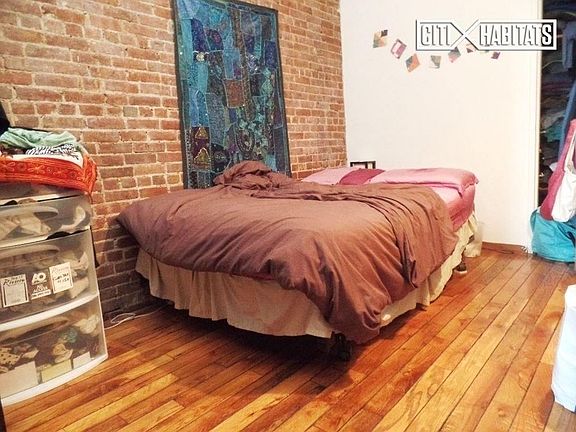 3rd image of 21 W 76th St APT 5AW