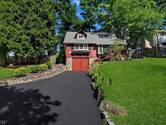 2nd image of 25 Park Rd
