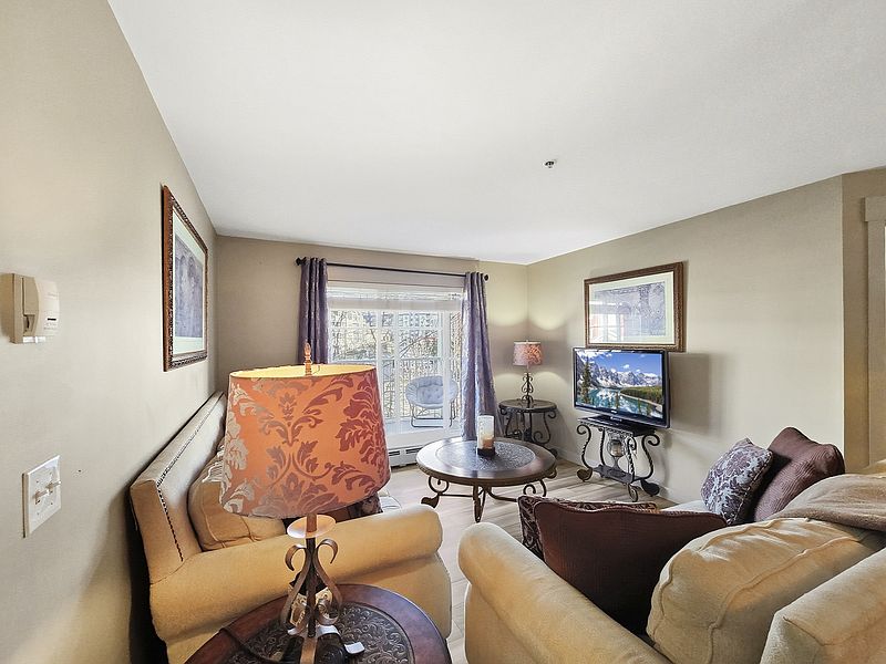 Calgary Townhouse for rent - 2 Bedrooms — photo 3