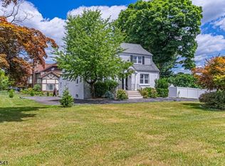 869 Ratzer Rd, Wayne, NJ 07470