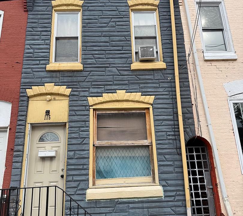 2nd image of 115 W Elm St