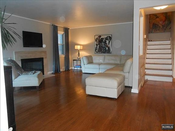 4th image of 158 Norman Dr