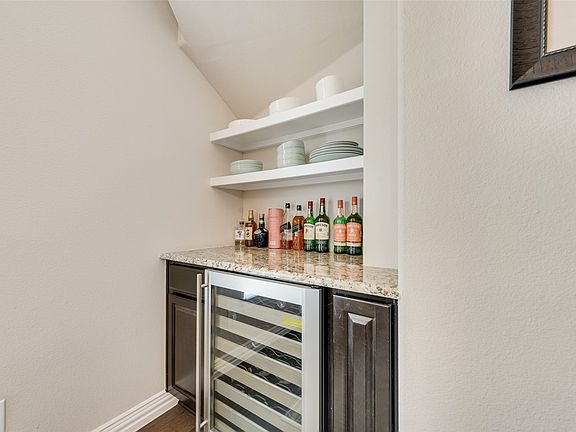 5th image of 1409 Eminence Ln