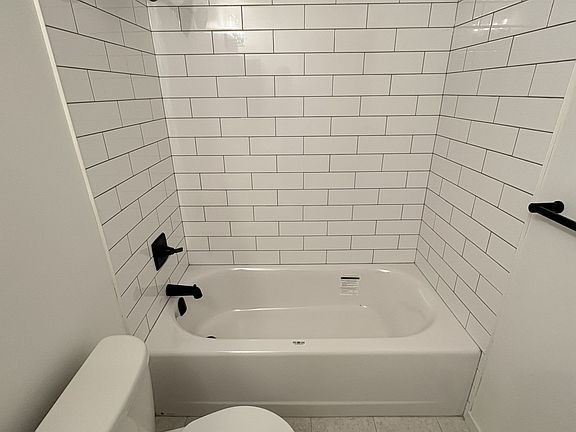 4th image of 122 E 18th St #1581964