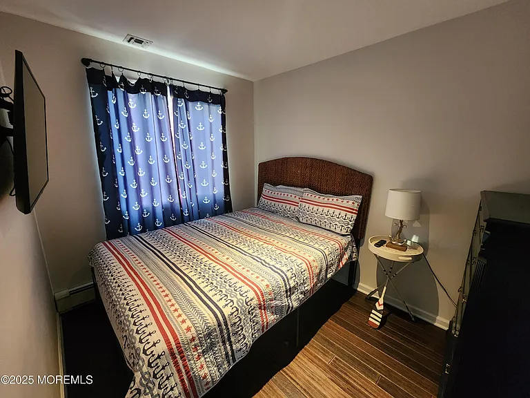 416 Blodgett Ave — Photo 16