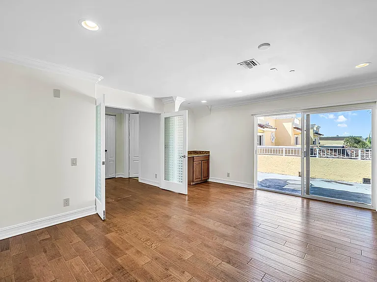 903 NE 17th Way #104 — Photo 20