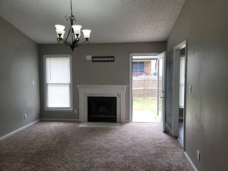 5041 Summer Ridge Rd — Photo 3