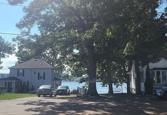 5th image of 64 Braintree Ave