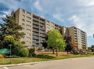 15 Nicklaus Dr #809, Hamilton, ON L8K 5J5