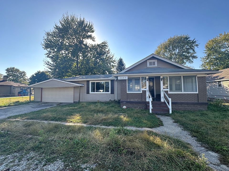 1st image of 3042 5th Ave E