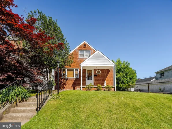 933 Buttonwood St, Norristown, PA 19401