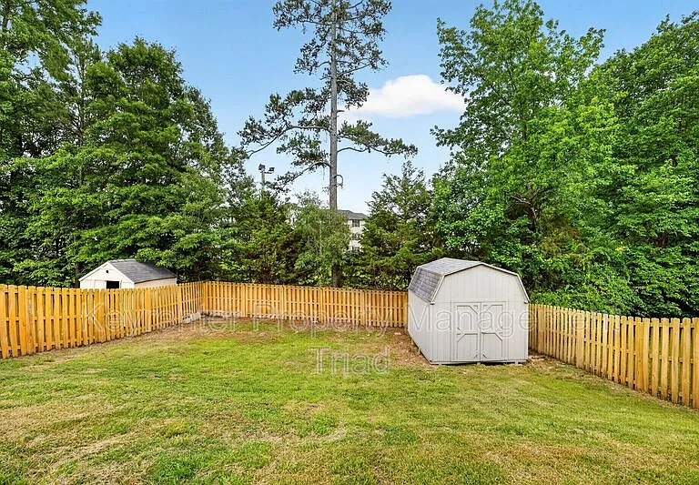 1153 Hawick Dr — Photo 49