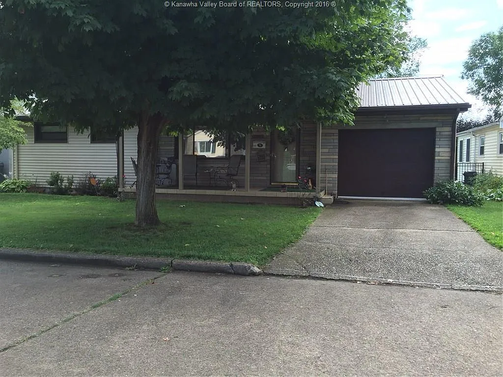 408 Kanawha Ave photo 1