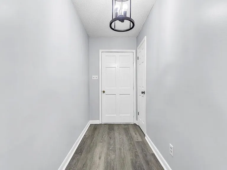 3692 Fairfield Dr — Photo 5