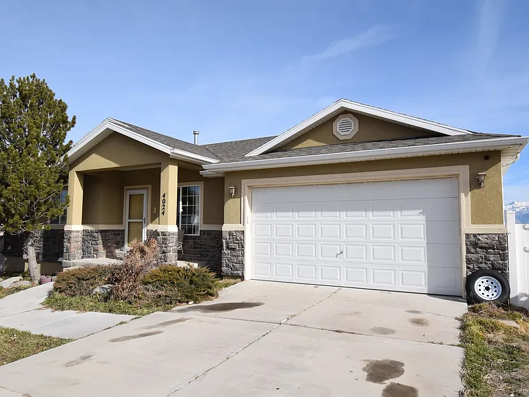 4024 S Mountain Moon Dr — Photo 2