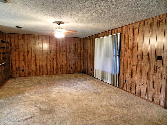 4th image of 501 Crawford Ln