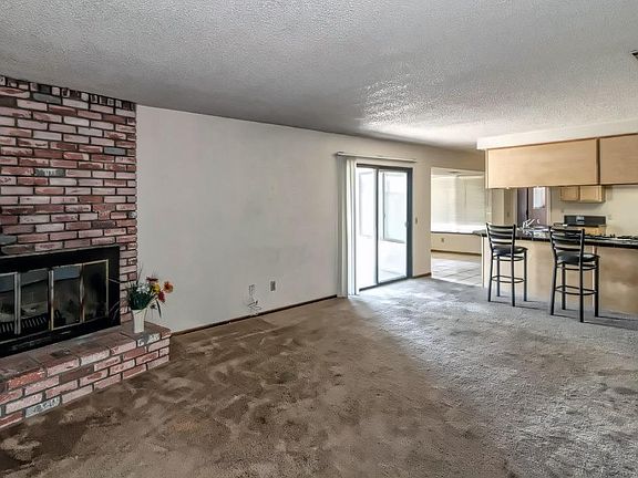4th image of 8919 Evergreen Ave
