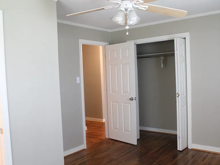 1813 S Harrison St — Photo 15