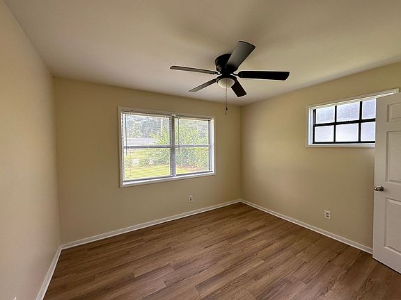 4th image of 3618 Oakland Ct