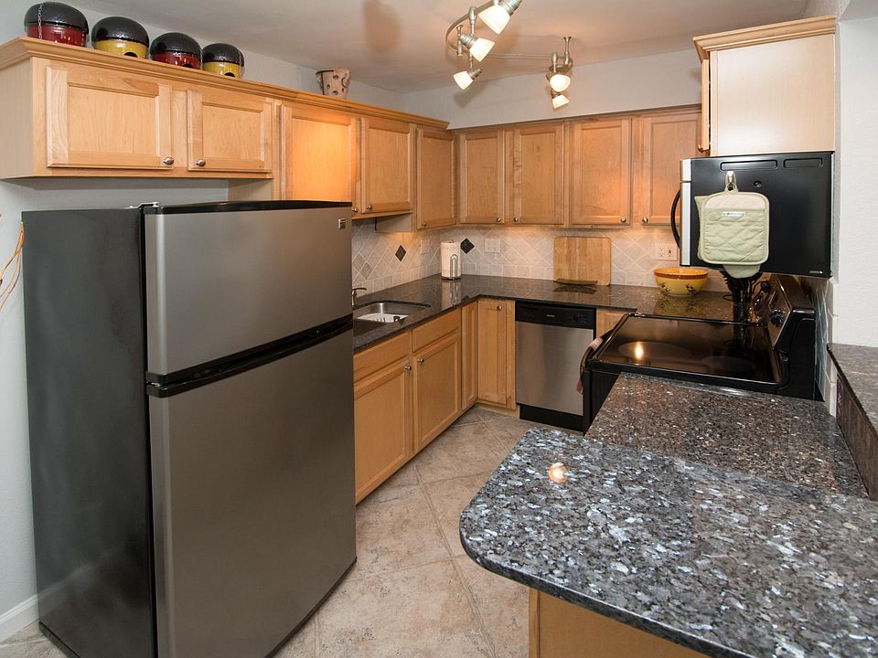 1st image of 905 NE 28th St APT 209