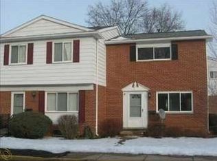 3145 Bookham Cir, Auburn Hills, MI 48326