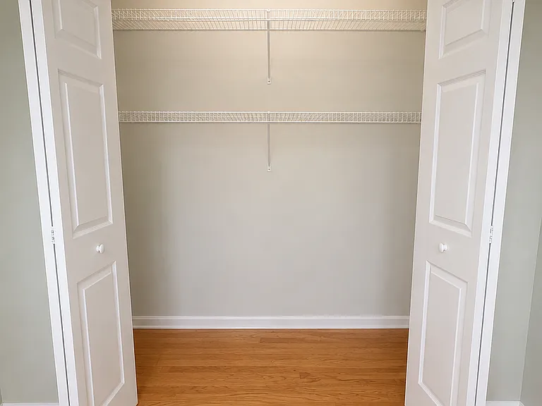 703 Charles Ct S — Photo 28