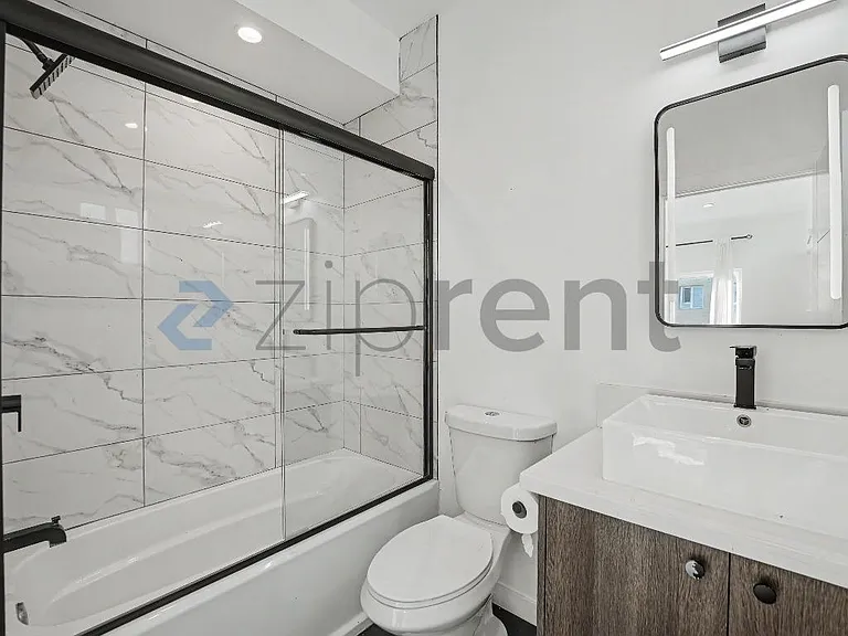 246 N Dillon St #1/2 — Photo 16