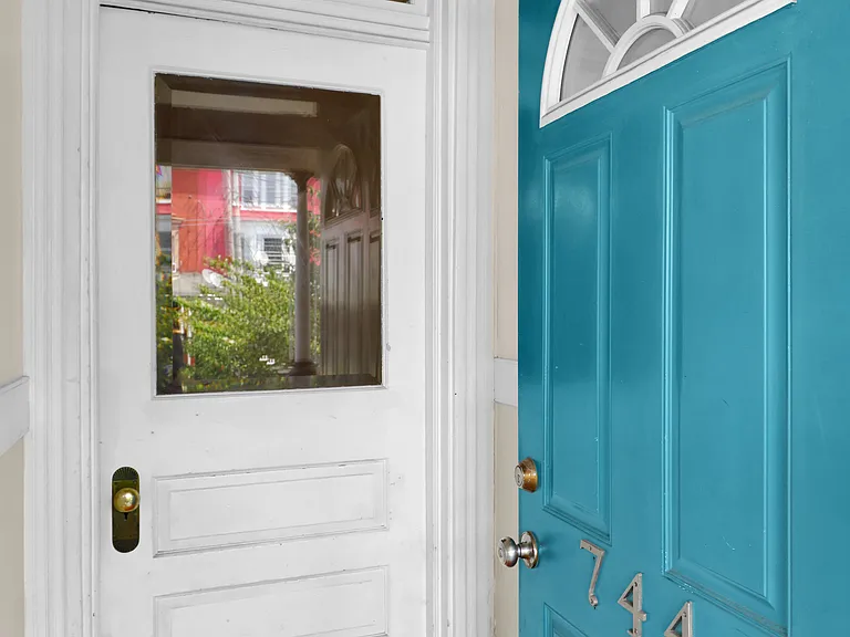 744 E Chestnut St — Photo 13