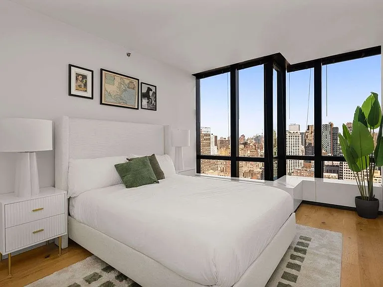420 E 61st St #33B — Photo 13