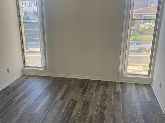3rd image of 1062 W 13th St #4
