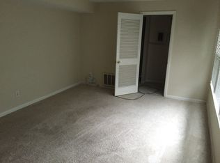 1100 Clements Bridge Rd APT B, Barrington, NJ 08007