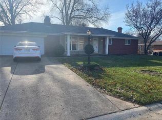 820 Camborne Dr, Saint Louis, MO