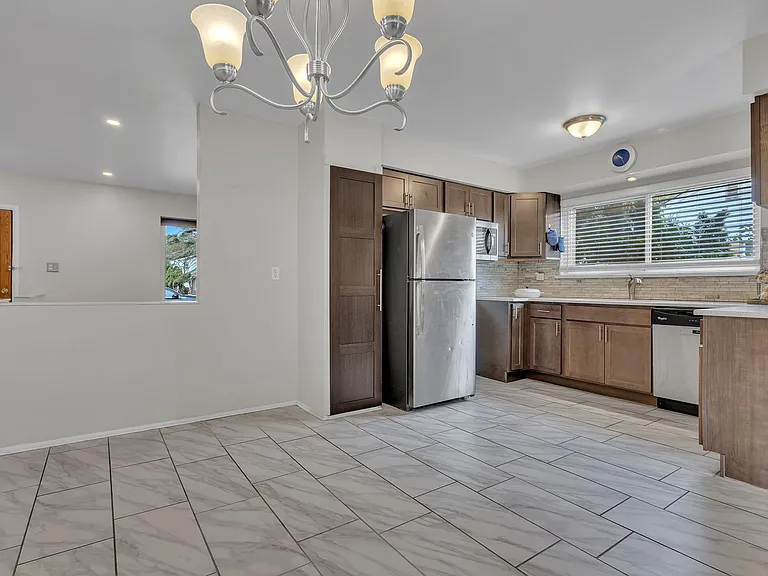 23520 Brandywynne St — Photo 34