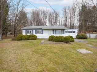 3 2nd Lt Jt Wroblewski Ln, Oak Ridge, NJ 07438