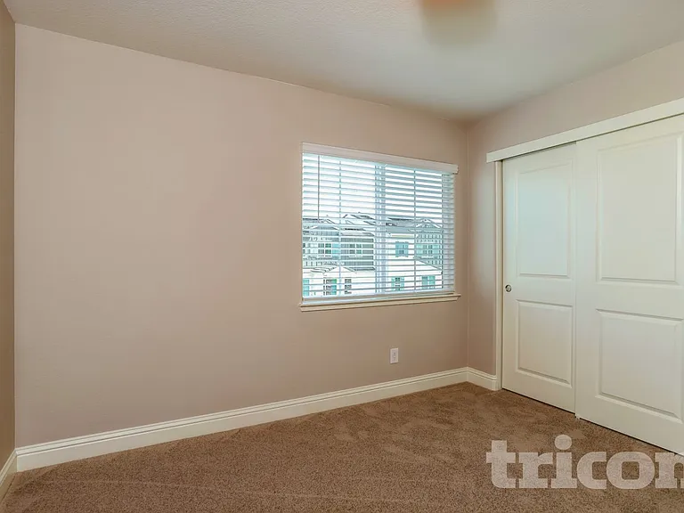 1232 Victorian St — Photo 10