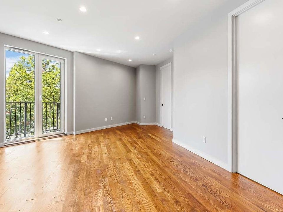 1st image of 842 Flushing Ave #421