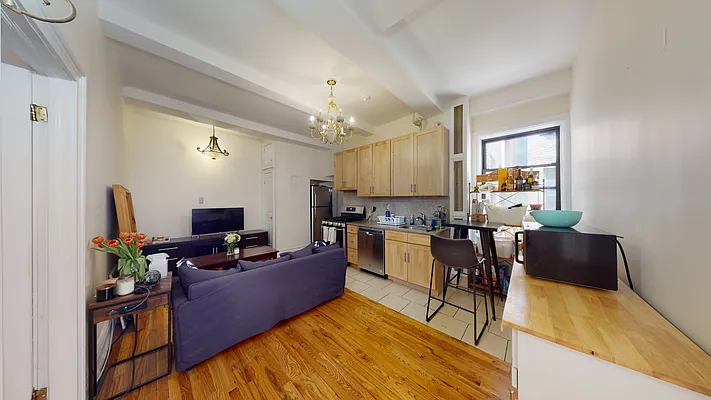 Rented by Bond New York | media 28