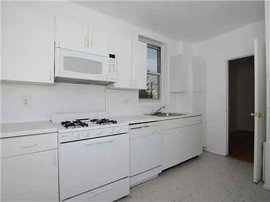 Sold by Exclusive Properties Sotheby's International Realty | media 11