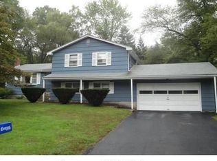 1 Mark Ln, Bloomfield, CT 06002