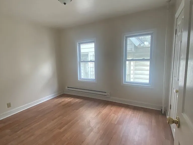 249-251 Rutter Ave — Photo 13