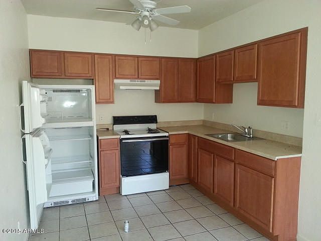 1st image of 2716 E Marconi Ave