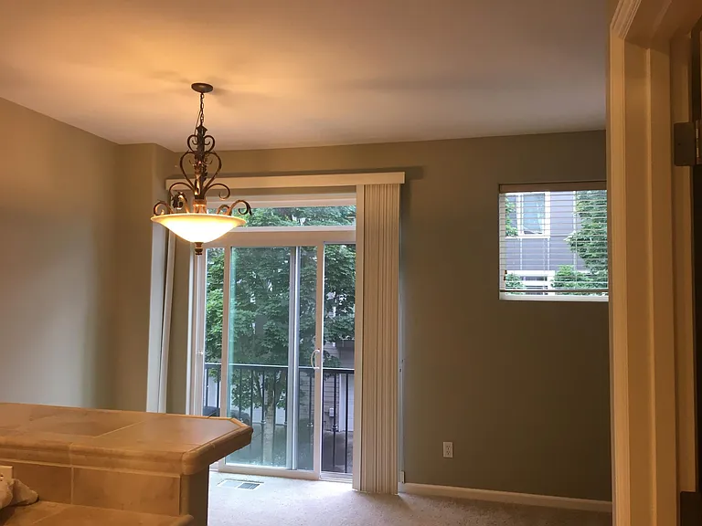 Large Dining room area with Breakfast Bar