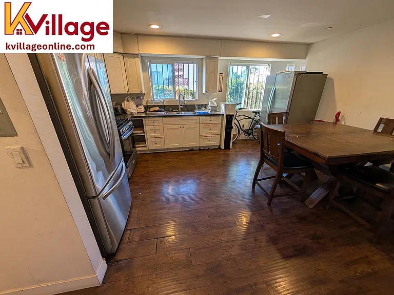 1440 W 35th St — Photo 6
