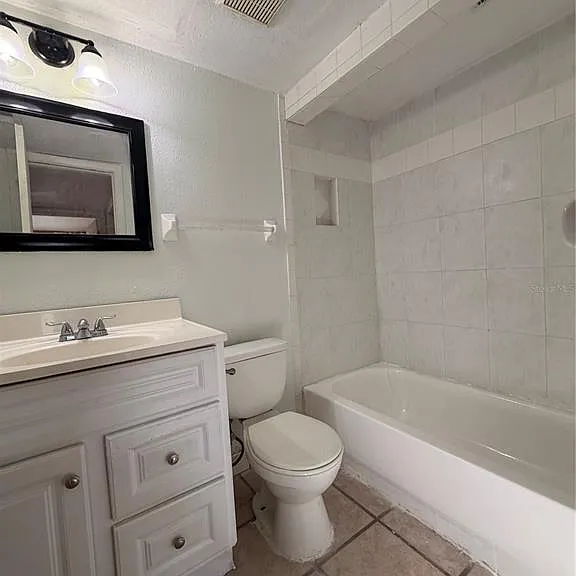 1440 Holden Ave #B12 — Photo 14