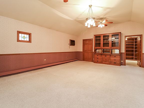 4th image of 2919 Jackson Dr