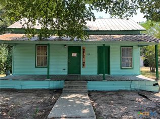 303 N Rusk Ave, Cameron, TX 76520