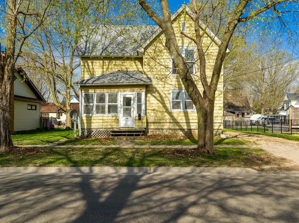 506 S 4th St, Oregon, IL 61061