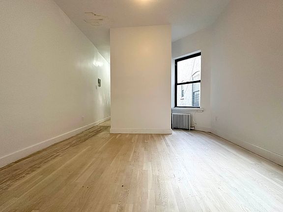 5th image of 467 W 164th St APT 4A