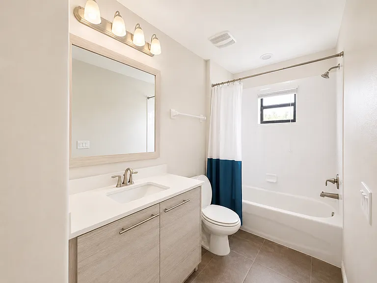 160 Angelas Ave — Photo 9