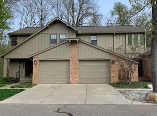 1830 Streamedge Ct #27 & 28, Rochester, MI 48309
